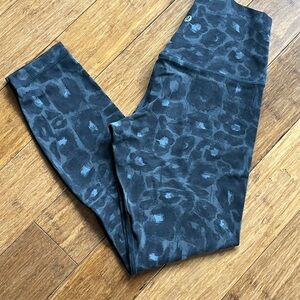 Lululemon Athletica Blue Patterned Leggings 25”
New w/o tags